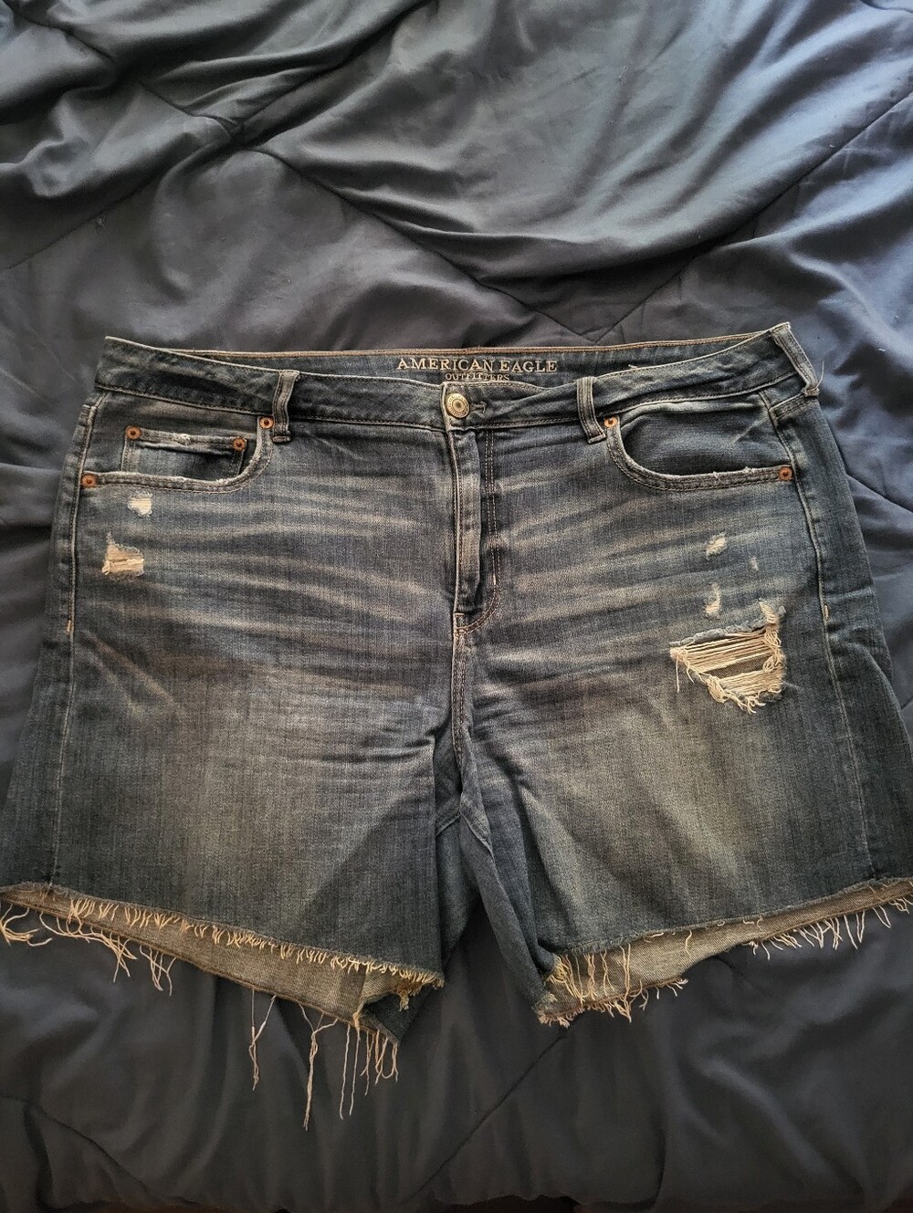 American Eagle Outfitters Distressed Denim Jean Shorts~Tomgirl Midi~Size 18.